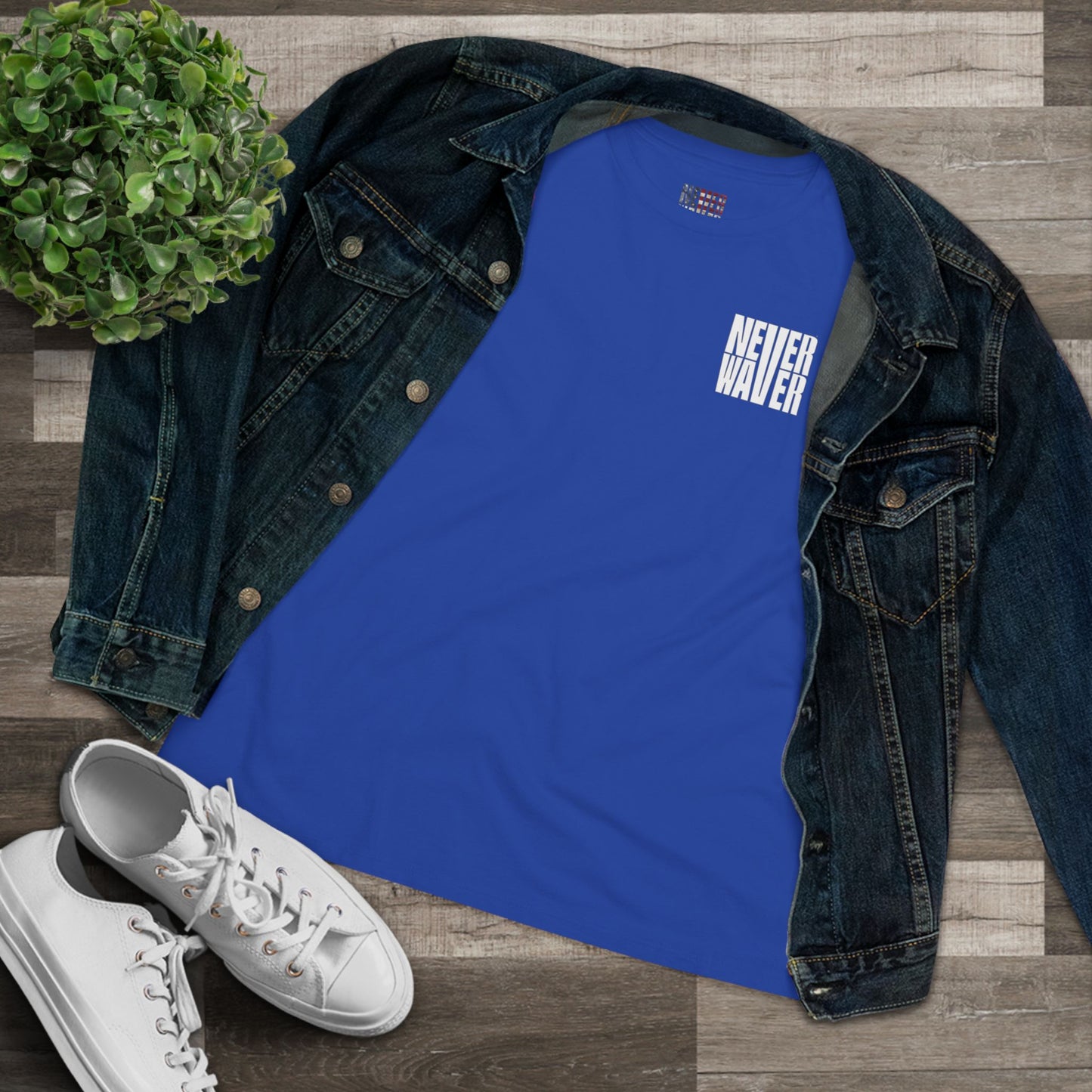 Never Waver” Jesus bold, eye-catching design that reflects a steadfast faith and confidence in Christ. Women's Cotton Tee