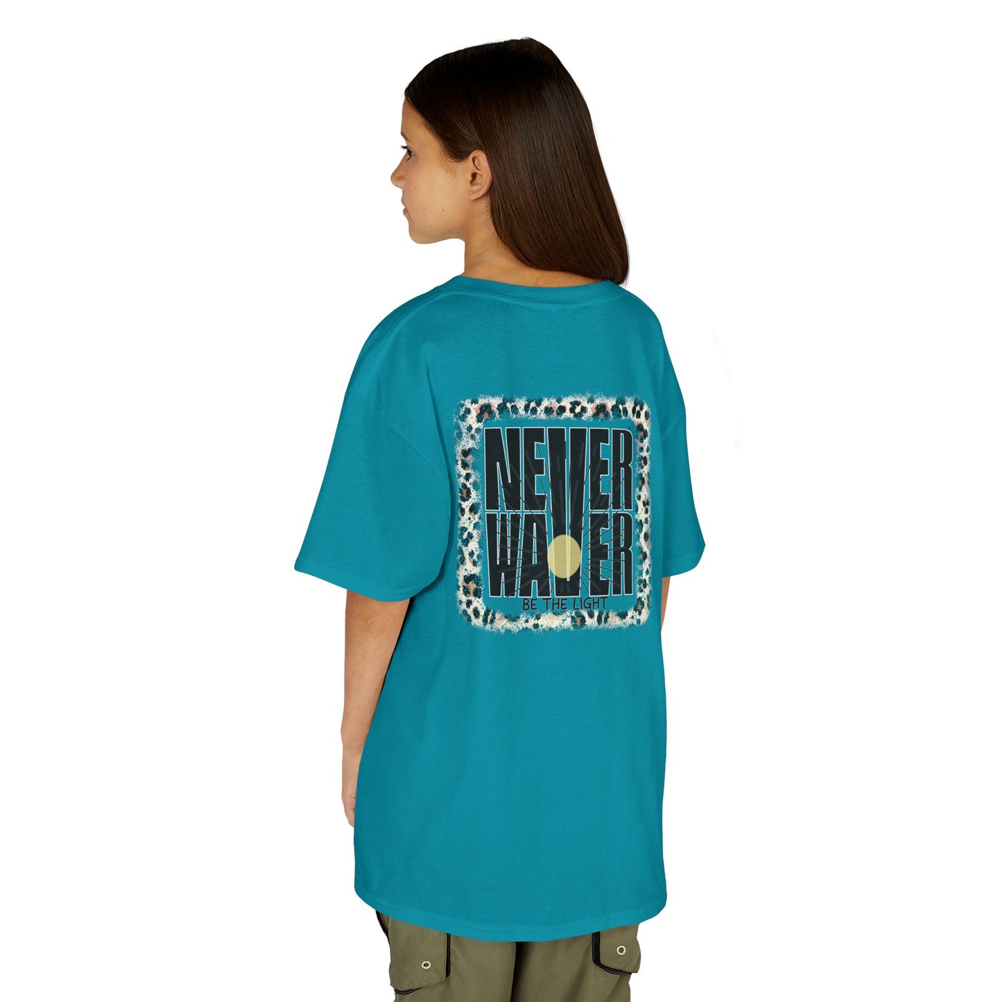 NEVER WAVER Be The Light Design - Stylish, Comfortable Everyday Wear Kids Heavy Cotton™ Tee