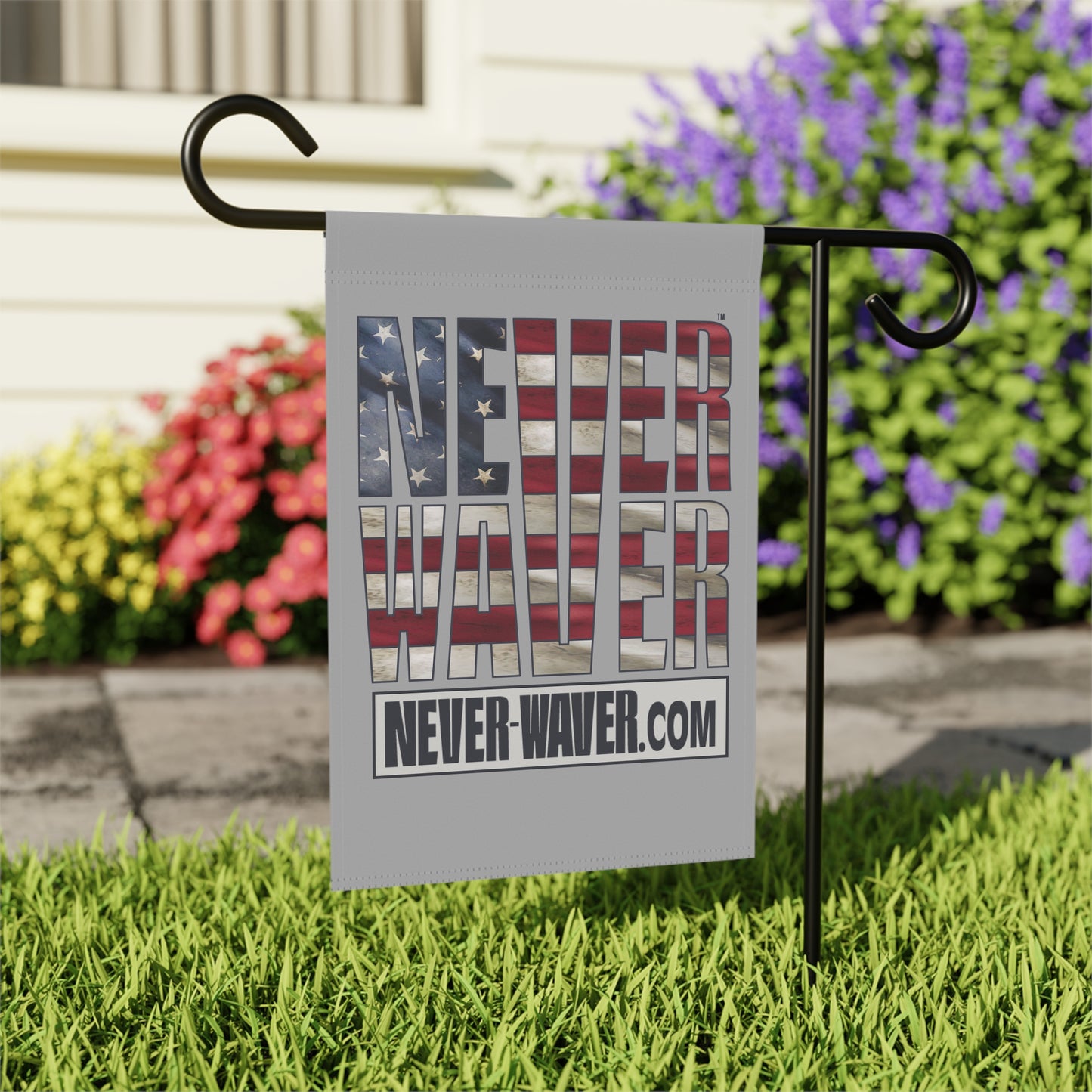 Never Waver Garden & House Banner